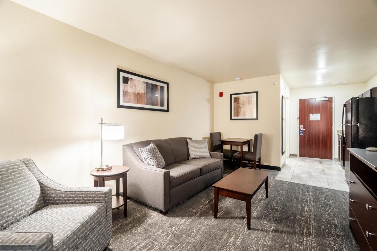 Cobblestone Inn & Suites - Kermit Bagian luar foto