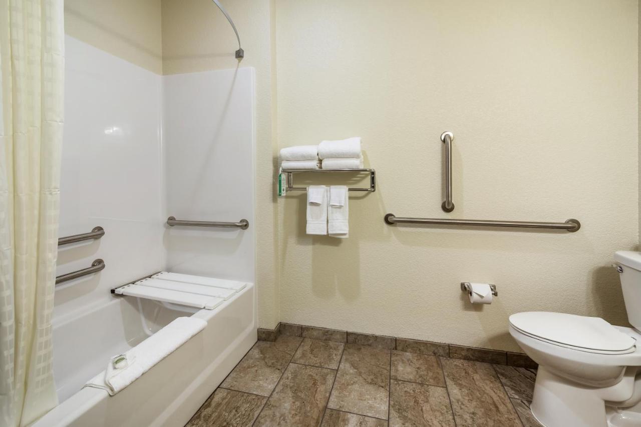 Cobblestone Inn & Suites - Kermit Bagian luar foto
